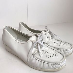 Kerrybrooke Vintage Lace Up Comfort Shoe